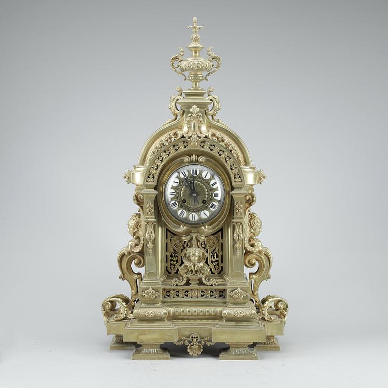 BORDSPENDYL, Louis XVI-stil, troligen Frankrike, 1800-talets andra hälft.