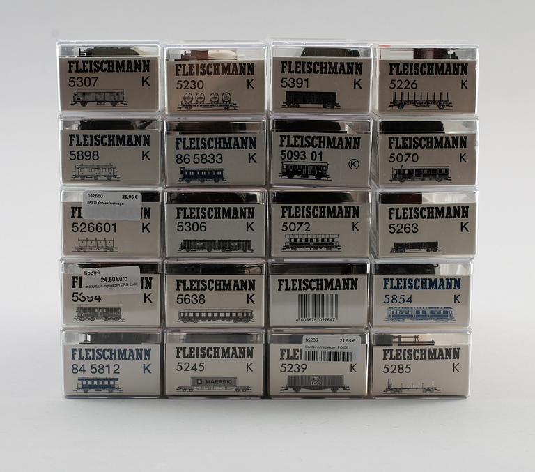 SAMLING MODELLTÅGSDELAR, 20 delar, Fleischmann, Tyskland.