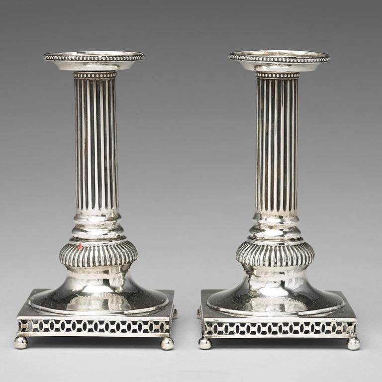 Petter Eneroth, ljusstakar, ett par, silver, Stockholm 1796. Gustavianska.