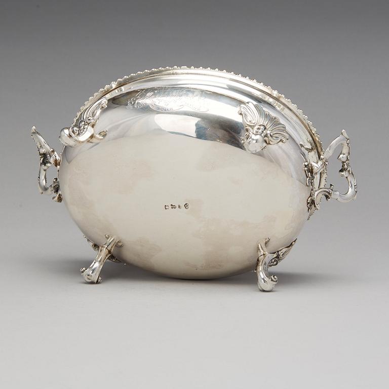 Peter Archambo II och Peter Meure, terrin, silver, London 1753. Rokoko.