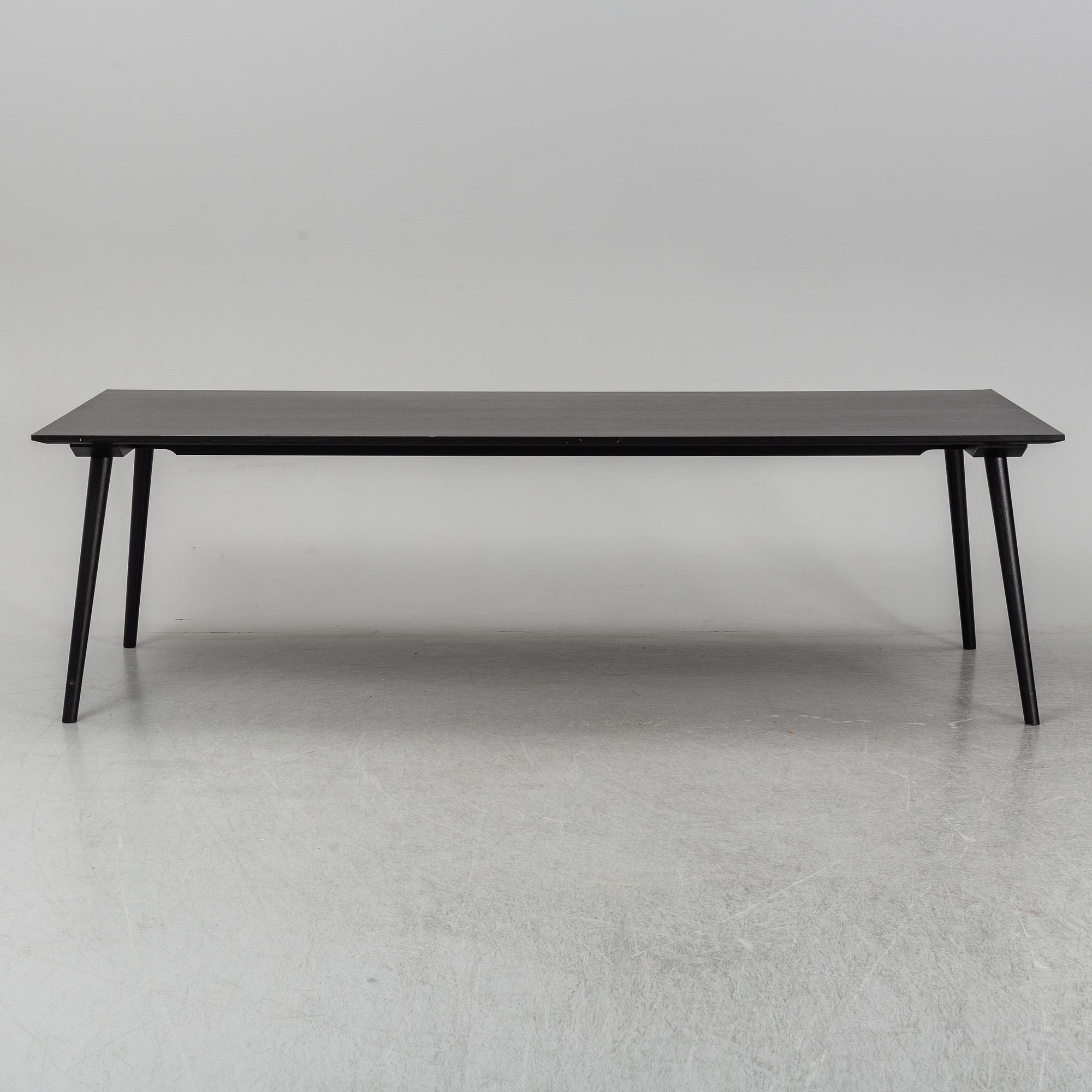 SAMI KALLIO, matbord "Inbetween Table SK6", &Tradition, Danmark.