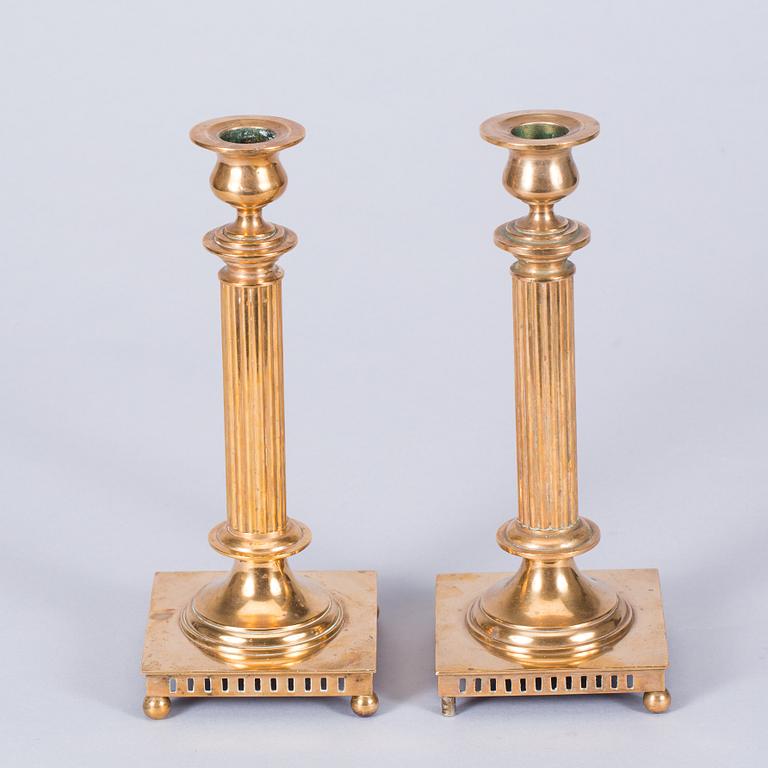 KOLONNLJUSSTAKAR, ett par, mässing, Jönköping.