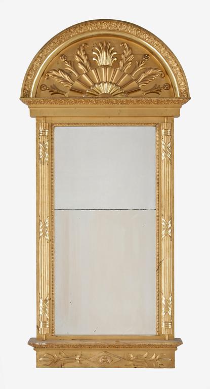 SPEGEL, Empire, signerad O Wiberg, med Stockholms hallstämpel. 1800-talets första hälft.