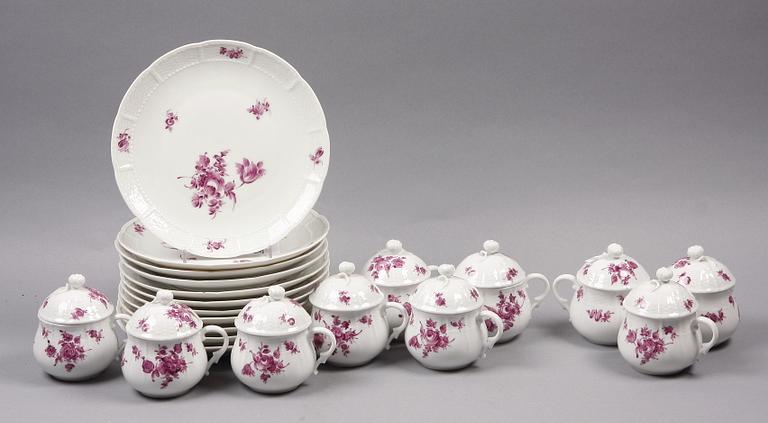 CREMEKOPPAR SAMT ASSIETTER, 21 delar, porslin, rokoko, Nymphenburg tidigt 1900-tal.
