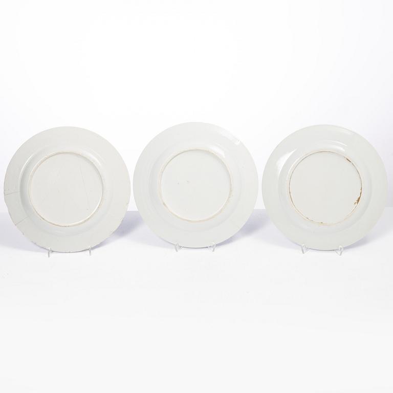 Six blue and white porcelai plates and a butter tureen, China, Jiaqing (1796-1820).