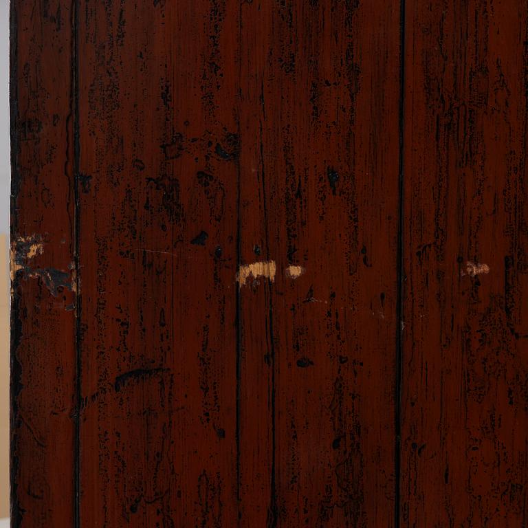 A Chinese cabinet, 20th century.