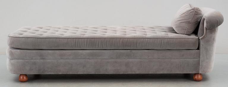 JOSEF FRANK, couch, Firma Svenskt Tenn, modell 775.