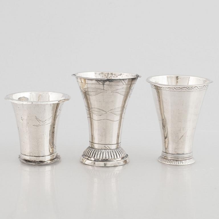 Three small silver beakers, including with mark of Jeremias Wallbom, Uddevalla, Sweden (active 1776-1808).