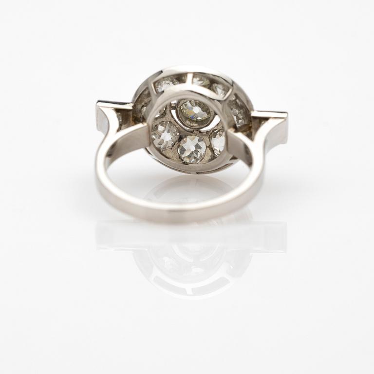 Ring, 18K guld med briljanter.