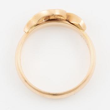 Ring 18K gold with brilliant-cut diamond.