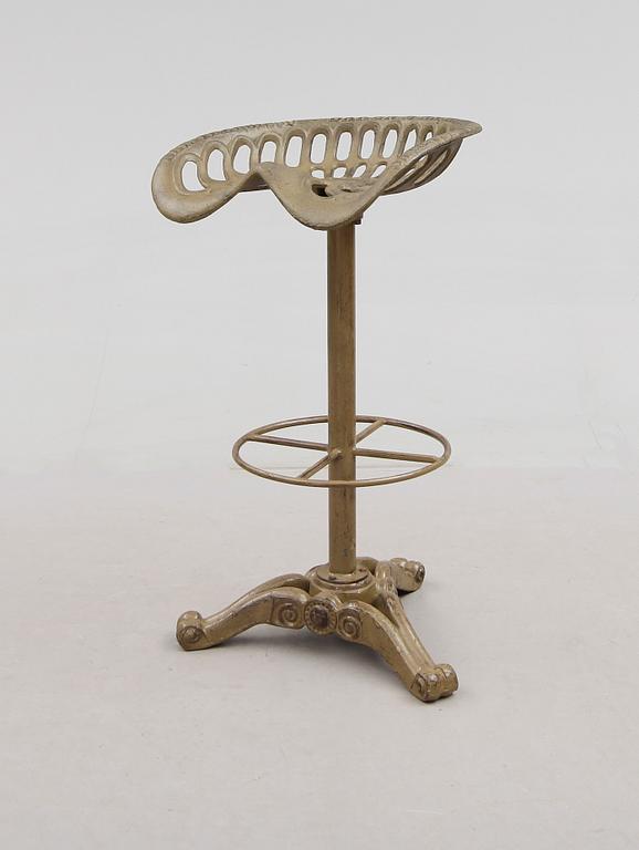 BARSTOL, gjutjärn, 1900-talets andra hälft.