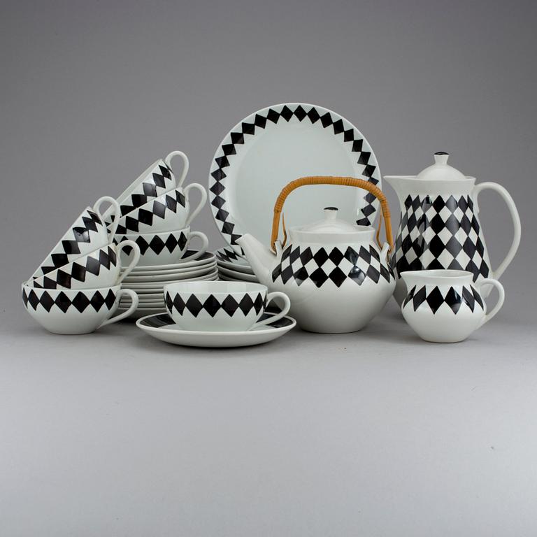 TESERVIS, 16 delar, "Svart ruter", Karin Björquist, Gustavsberg, ca 1953.