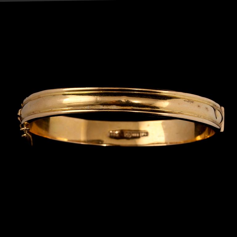 ARMRING, 18k guld, Hildens Guldvaror, Sala, 1953. Vikt 13 g.