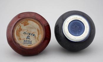 VASER, 2st, stengods. Kåge Gustavsberg resp Patrik Nordström, Den Kongelige Porcelainsfabrik, Danmark. 1900-tal.