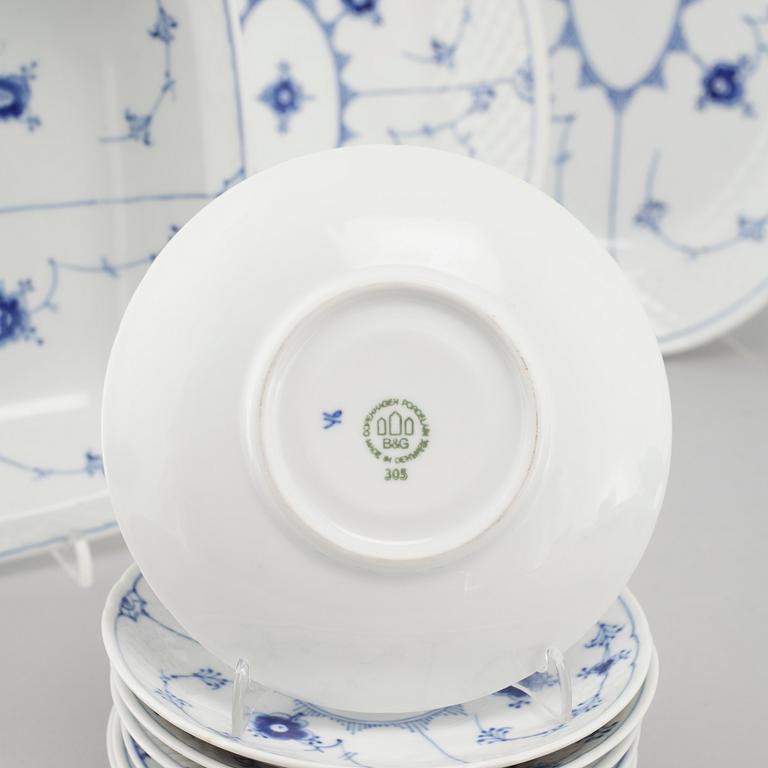 SERVIS, porcelain, 46 parts, "Musselmalet", Royal Copenhagen and Bing & Grondahl, 20th century.