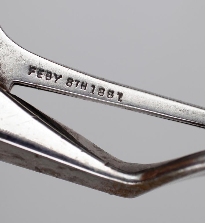 TRANCHERSET, 4 delar, beslag av silver, England, omkring år 1900.