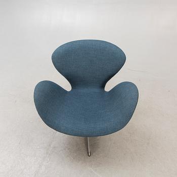 Arne Jacobsen, armchair, "Svanen", 1960s-70s.