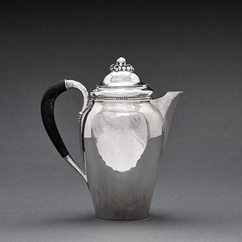 kaffekanna, Köpenhamn 1919, 830/1000 silver, designnr 251.