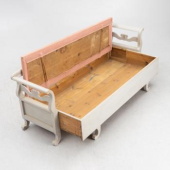 Soffa, sent 1800-talets mitt.