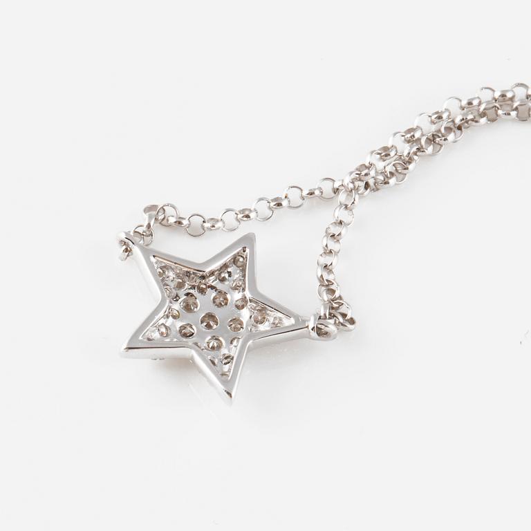 COLLIER, 18K vitguld med briljantslipade diamanter ca 0.15 ct. Vikt 1,8 gram.