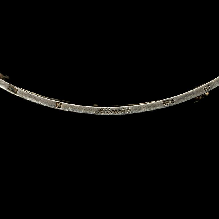 BRUDKRONA, silver med fasettsslipad bergskristall, sign Albrecht, stämplad SAN, Lund 1959. Vikt 43 g.