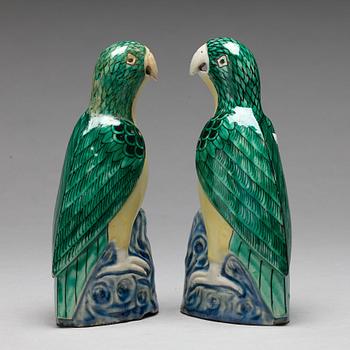 A pair of famille rose figures of parrots, late Qing dynasty.