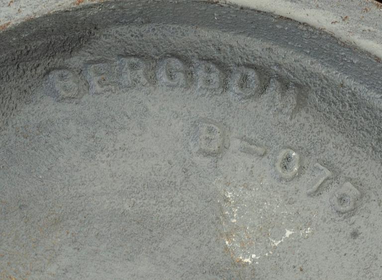 TAKLAMPOR 2 st samt BORDSLAMPA Bergboms 1900-talets senare del.