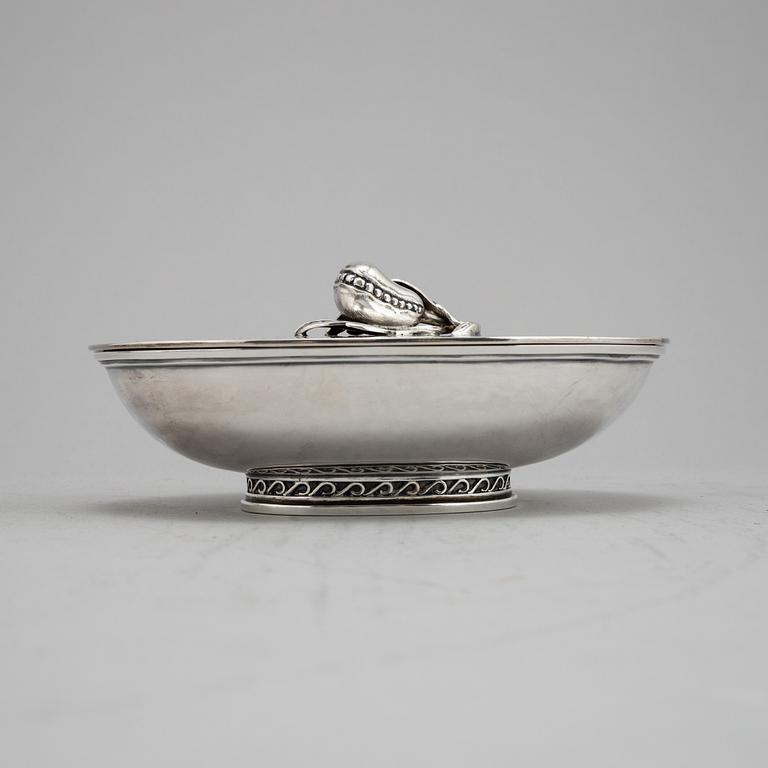 Sven Carlman, a silver bowl with lid,