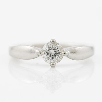 Bulgari, ring, platinum with brilliant-cut diamond.