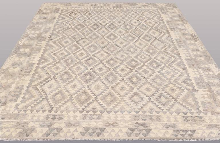 A CARPET, Kelim, ca 350 x 259 cm.
