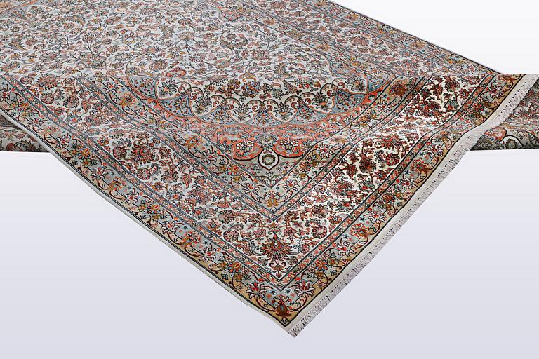 A carpet, Kashmir silke 307 x 220 cm.