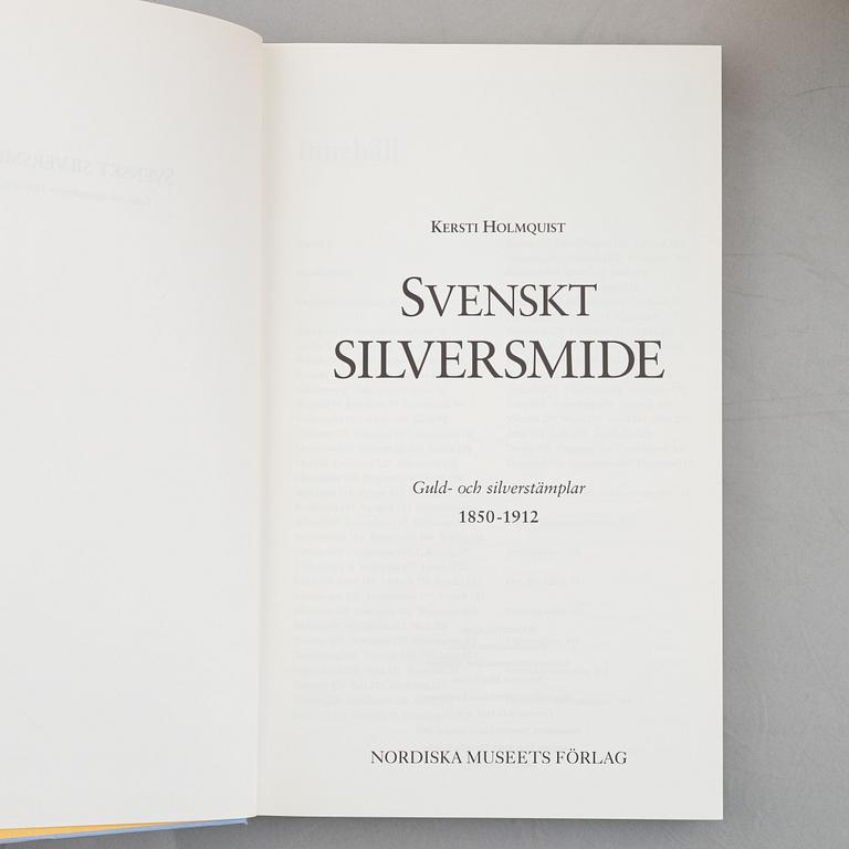 Collection of literature on silver, 8 volumes, including 'Svenskt silversmide 1520-1850'.