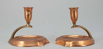 LJUSSTAKAR, ett par, koppar och mässing, WMF (Würtemburgische Machin Fabrik AG), Tyskland, före 1914.