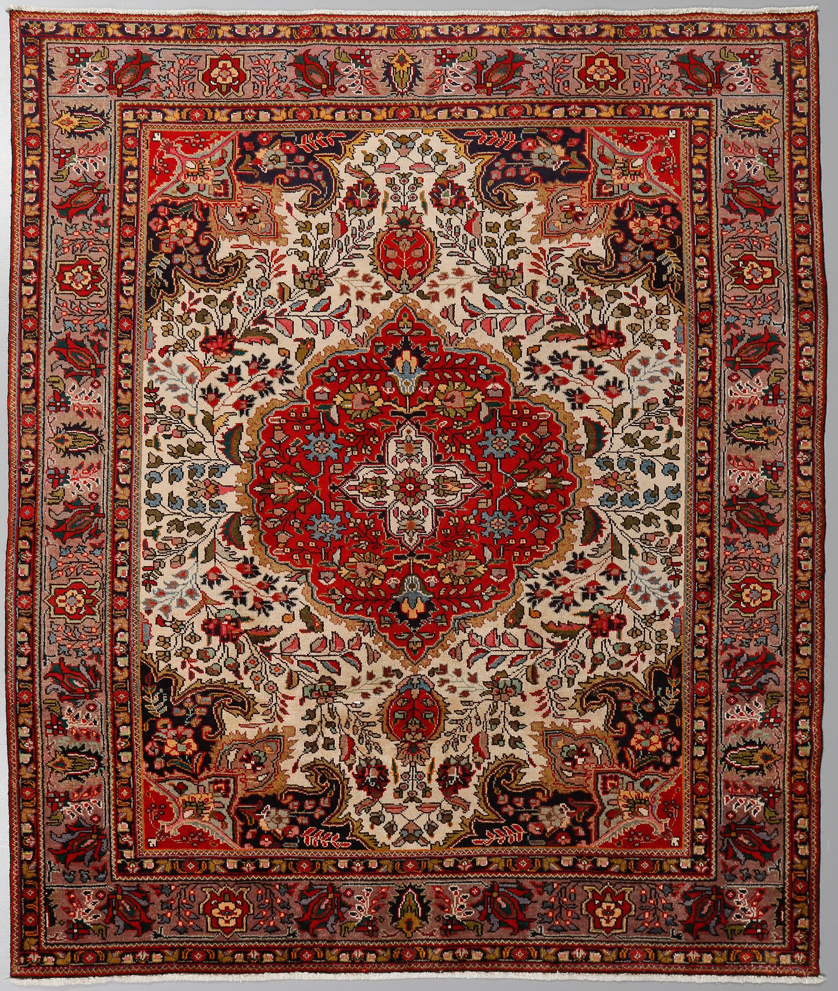 MATTA, Täbris, 1900-talets senare del, ca 285 x 190 cm.