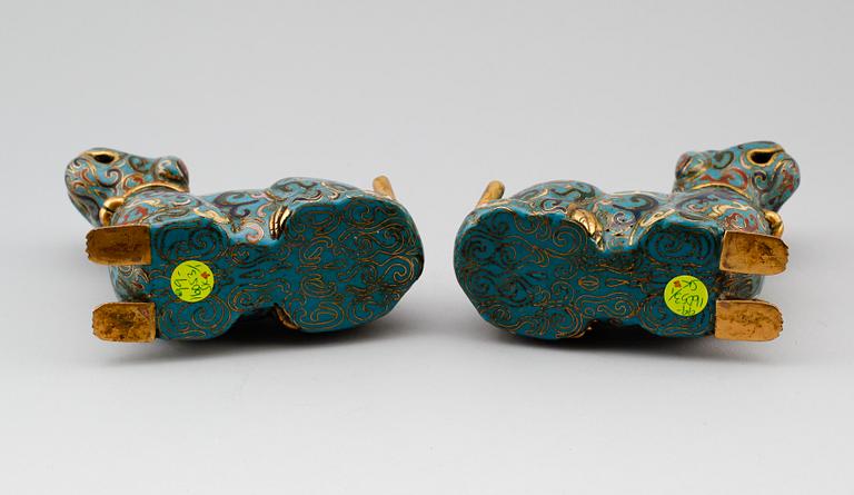 FIGURER, 1 par, cloisonné, Kina, Qing dynasti 1662-1912.