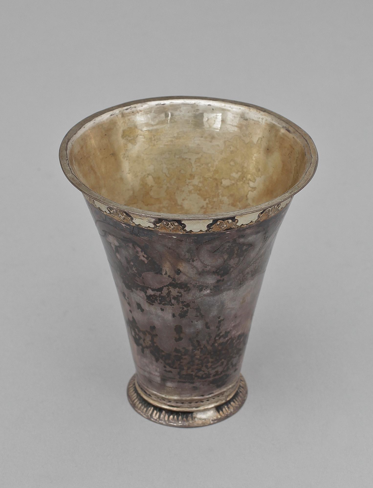 BÄGARE, silver, Johan Pettersson Berg. Norrköping, 1727-1762(-68). Vikt 75 g.