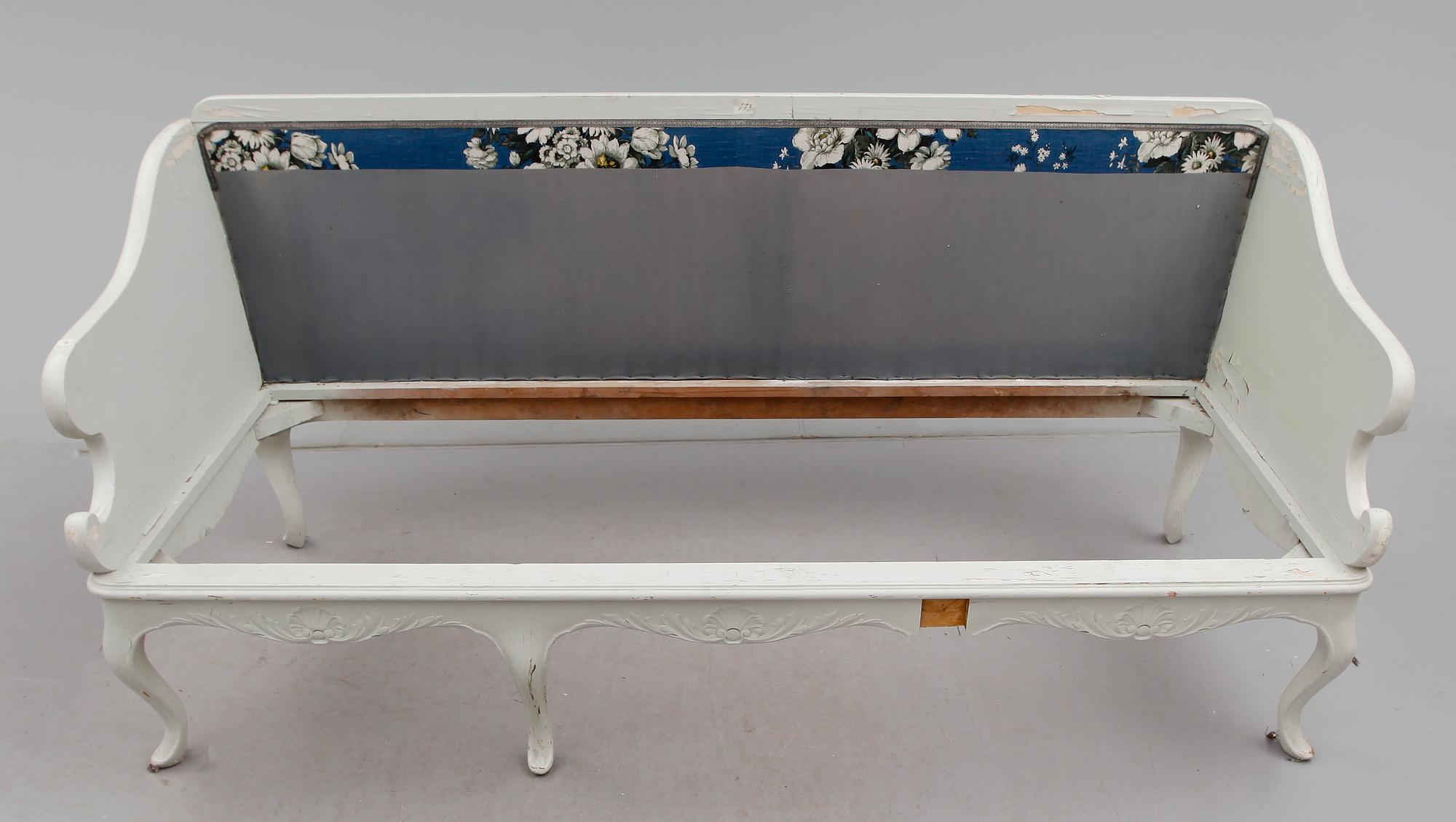 TRÅGSOFFA, rokokostil, 1900-talets första hälft.