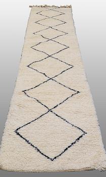 A RUNNER, MOROCCO, ca 408 x 83 cm.