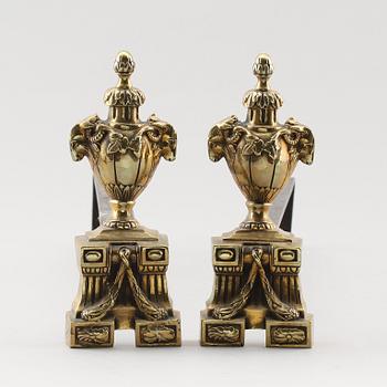 ELDHUNDAR, 1 par, mässing, Louis XVI-stil, 1900-talets andra hälft.