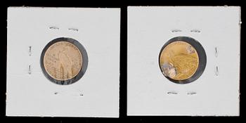 INDIAN DOLLARS, 2 st, guld, 2 1/2 dollar, USA 1908 resp 1926. Totalvikt ca 4 gram.