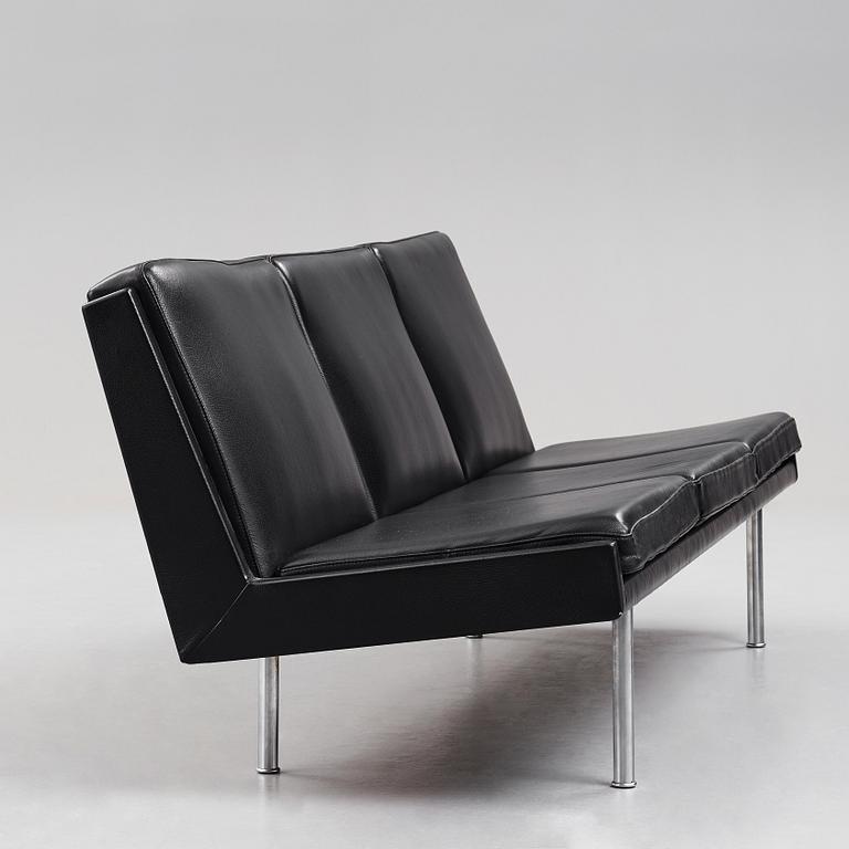 HANS J WEGNER, a sofa, "The Lufthavnssofa" AP-35, for AP Stolen, Denmark 1960's.