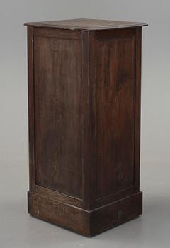 JALUSISKÅP, 1900-tal.