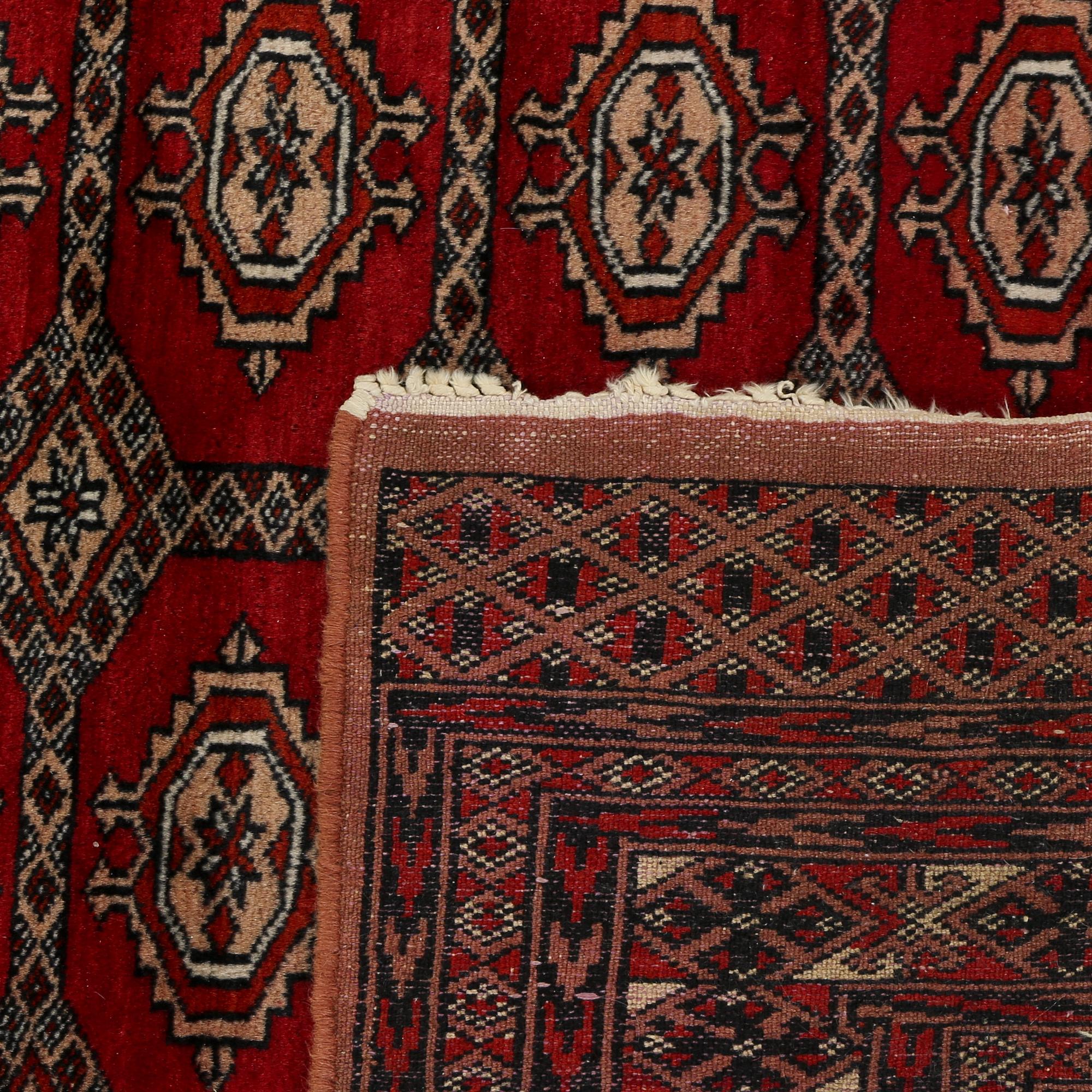 MATTA, troligen Pakistan, ca 178 x 123 cm.