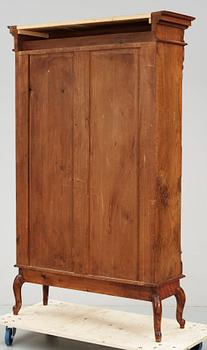 BOKSKÅP, nyrenässans, 1800-talets senare hälft.