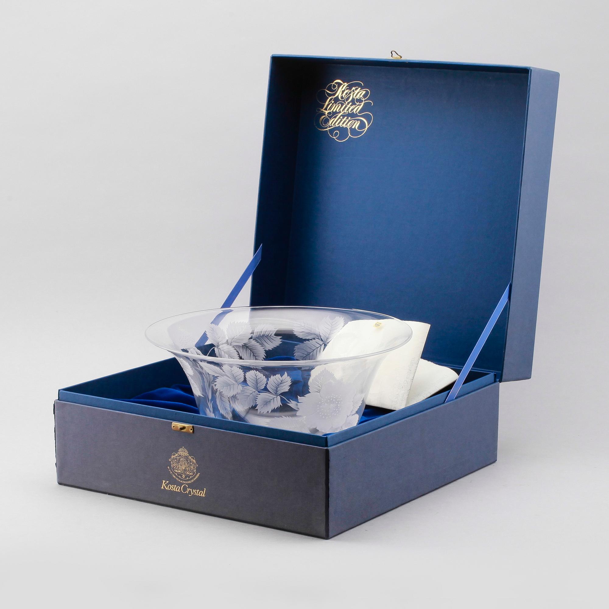 SKÅL, glas, "Rosenskål", Lisa Bauer, Kosta, nr 127 av 375 ex.