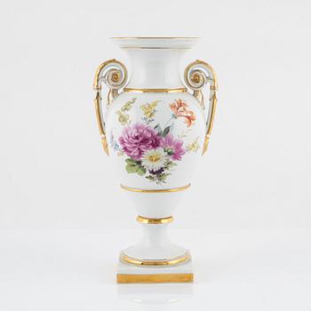 A Meissen vase, circa 1900.