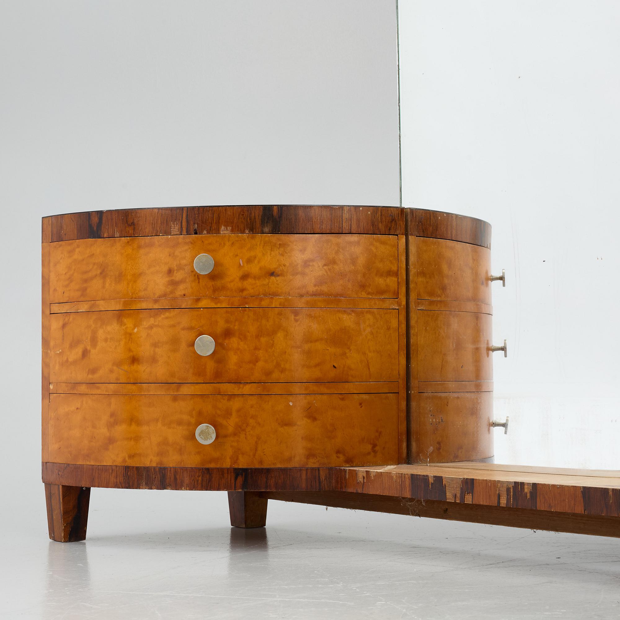 An Art Déco dressing table with large mirror, 1930's.