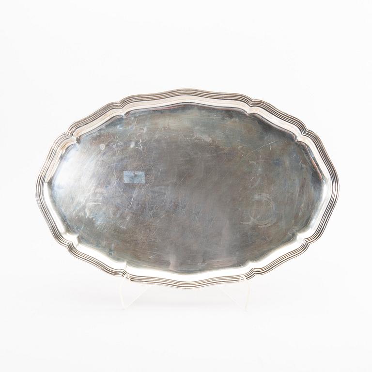 A Swedish 20th century silver serving plate mark of CG Hallberg Stockholm 1940, weight 956 gram.