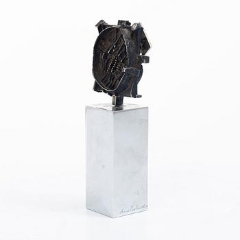 Arnaldo Pomodoro, "Piccola scultura".