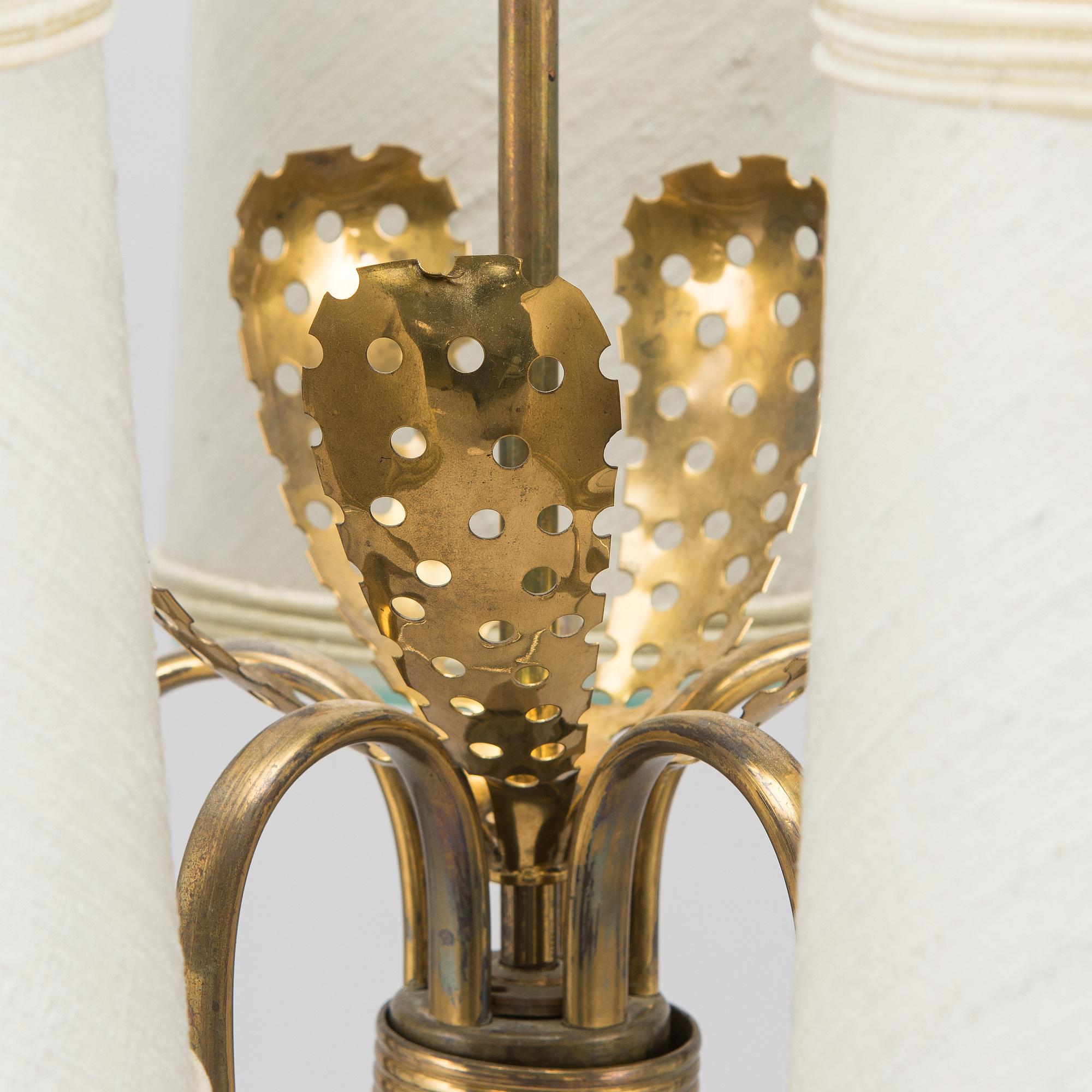 Paavo Tynell, A '9030' chandelier for Taito. Made to order 1950.